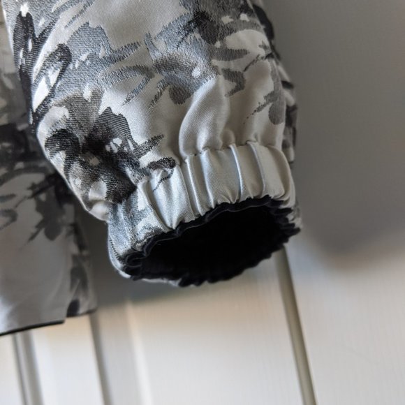 Black n white  Vivienne Tam silk insulated jacket - Picture 10 of 14